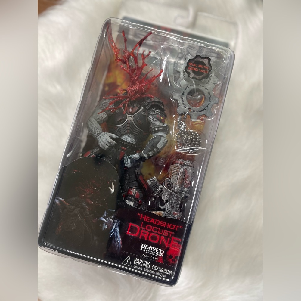 NWT (slight damage) GOW "Headshot" Locust Drone 2008 Action figure by NECA toys